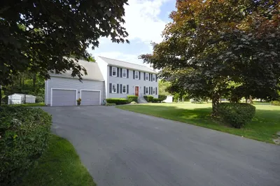 28 Fieldcrest Dr 1