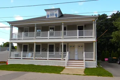 20 Moore Ave #20