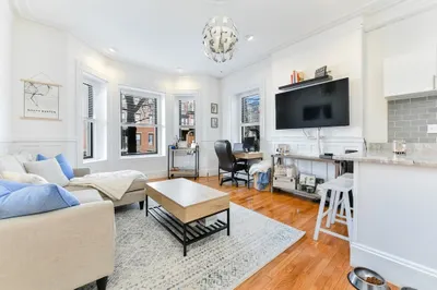 529 E Broadway #1