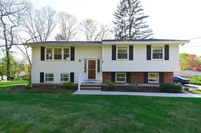 8 Catherine Dr 1