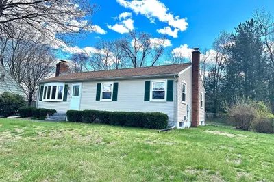 88 Pondview Dr 1