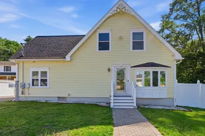 53 Willard St 1