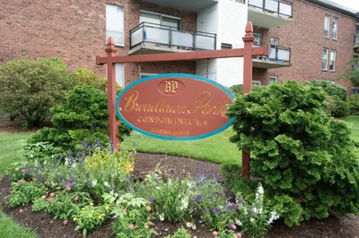 44 Broadlawn Park #20 1