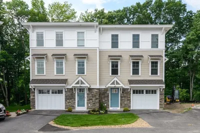 11 Hines Way #11