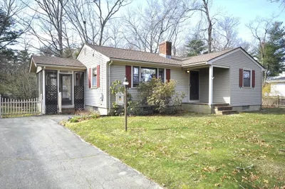 76 Sherwood Cir 1