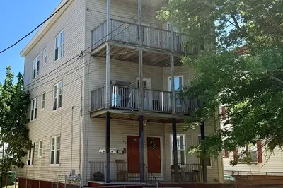 28-30 Hollingsworth St 1