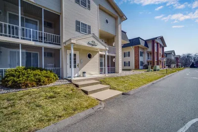 41 W. Summit Street #27 1