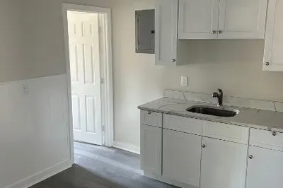 50 Vernon St #2R