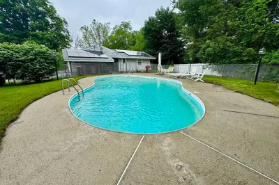 51 Karen Rd 1