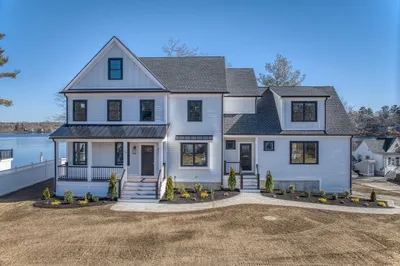 25 Lakeside Blvd 1