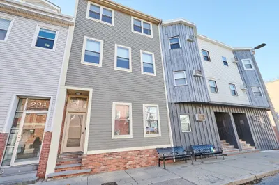 296-296a Meridian Street 1