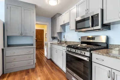 644 Hyde Park Ave #3R 1