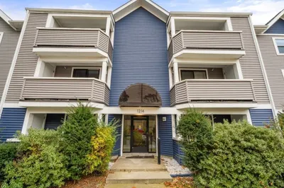 1214 Vfw Pkwy #30 1