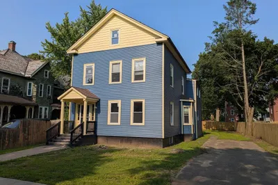 140 Pearl Street 1