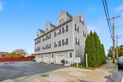 124 Locust St #124 1