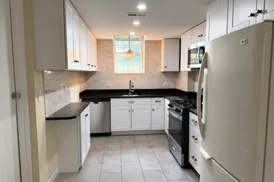140 Lake Shore Rd #2B 1