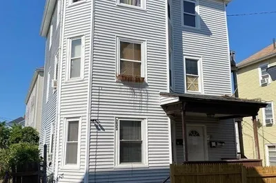 233 Eagle St 1