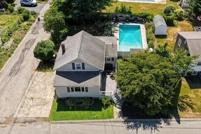 102 Manzanetta Ave 1