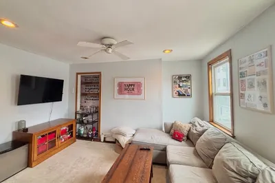 93 Baxter St #2