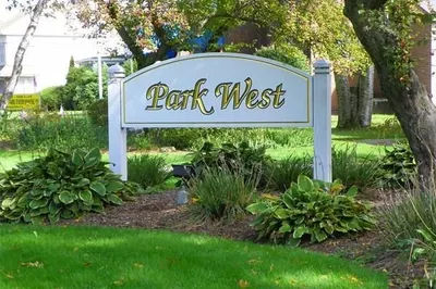 27 Park Avenue Court #17 1