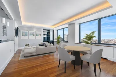 85 East India Row #31H 1