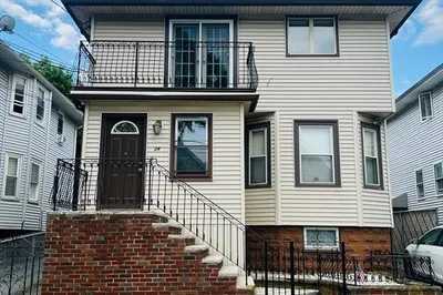 24 Meacham St #1