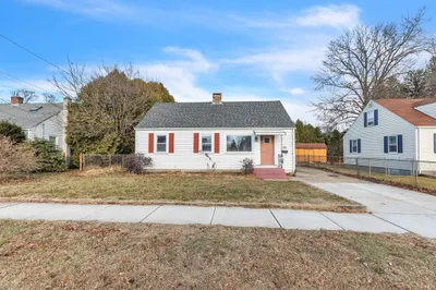 52 N Alhambra Cir 1