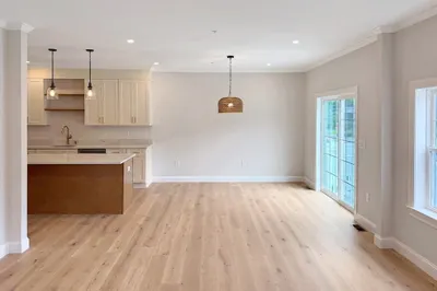 3 Whitman Circle #3 1