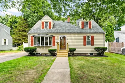 15 Arnold Rd