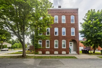 56 Pine St 1