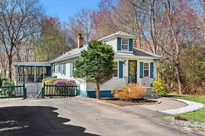 12 Lake Ave