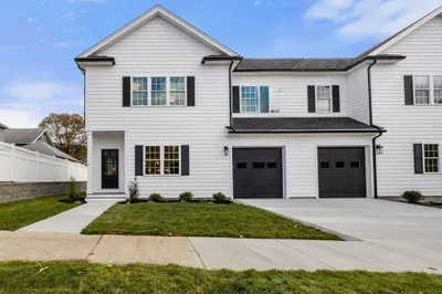 3-5 Victoria Road #5 1
