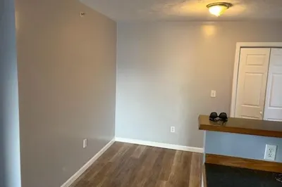 76 Walnut St #4