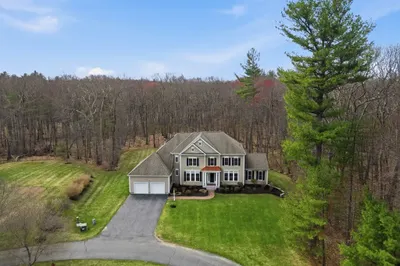 65 Canterbury Hill Rd 1