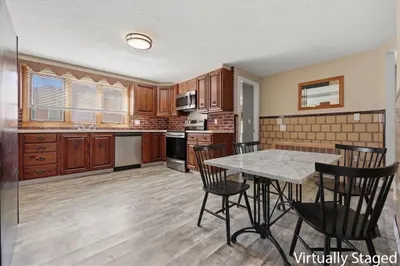 586 Franklin St #1