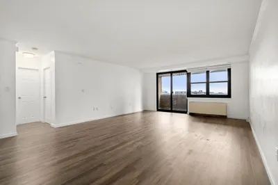 9 Hawthorne Place #16J