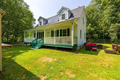 370 Ware Rd 1