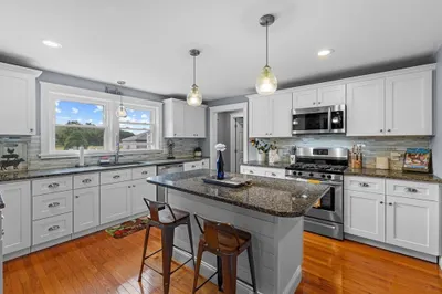 308 Old Warren Rd 1