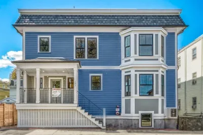 182 Sydney St #1