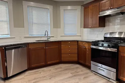 16 Bloomfield St #1