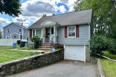 8 Wood Avenue 1