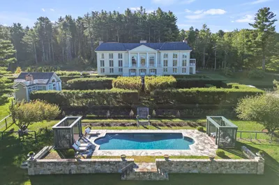 209 Blue Hill Rd 1