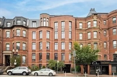 424 Massachusetts Ave #202-2R