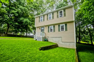 22 Porter St
