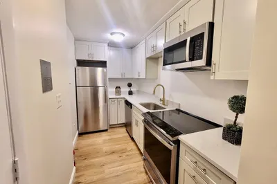 137 Winthrop St #3B 1