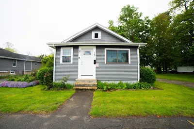 487 Crescent St