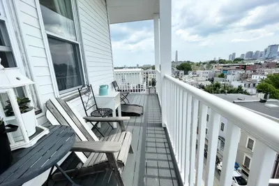 276 Bunker Hill St #2