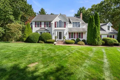 7 Huckleberry Road 1
