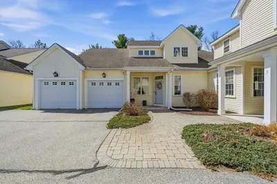4 Emerald Ct #4 1