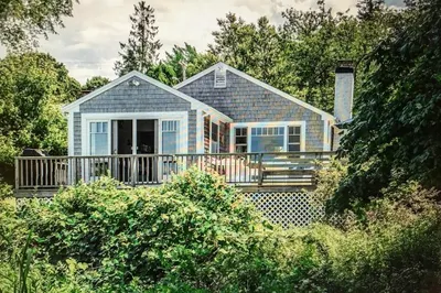 2604 Main St